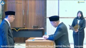 Pelatikan Muhammad Nur, S.IP., M.Si - Direktur Politeknik Negeri Fakfak oleh Menteri Diktisaintek, Prof. Brian Yuliarto, S.T, M.Eng., Ph.D. di Graha Kemdiktisaintek RI, Jakarta.