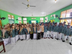 Kunjungi MAN Fakfak, Tim Sospro Polinef dapat Sambutan Baik Siswa-Siswi Magefa