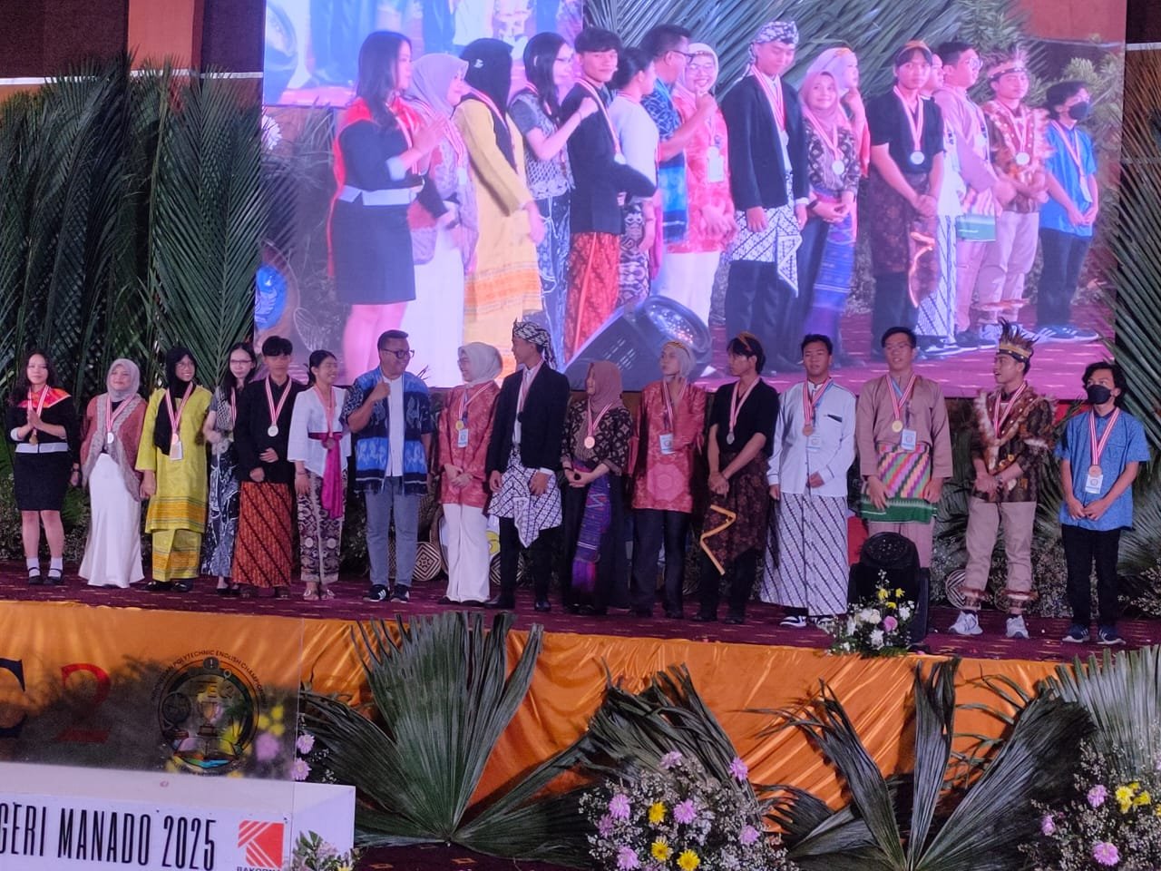 Politeknik Negeri Fakfak Raih Medali Perak di Indonesia Polytechnic English Championship 2025