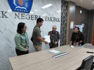 Polinef Terima Bantuan Alat Kebersihan dari PT Pegadaian