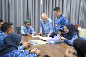 PPPK Politeknik Negeri Fakfak Lakukan Penandatanganan Perpanjangan SK di Gedung Ketahanan Pala