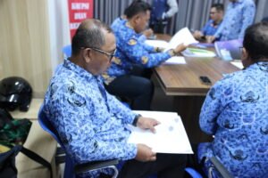 PPPK Politeknik Negeri Fakfak Lakukan Penandatanganan Perpanjangan SK di Gedung Ketahanan Pala