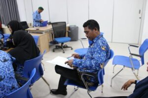 PPPK Politeknik Negeri Fakfak Lakukan Penandatanganan Perpanjangan SK di Gedung Ketahanan Pala