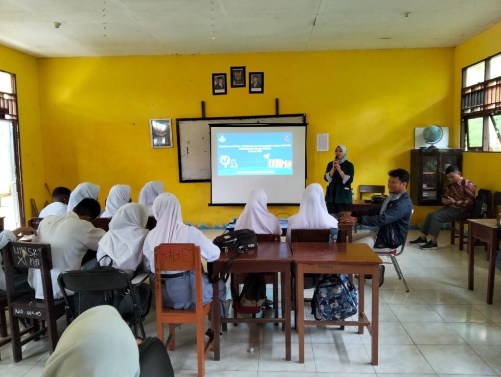 Sosialisasi dan Promosi Penerimaan Mahasiswa Baru ke Kokas, Tim Sospro Polinef 2026 Kunjungi SMAN 2 Fakfak