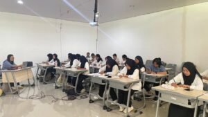 Marchelyn Pongsapan, M.Ak : "Kami memiliki komitmen dan keyakinan kuat bahwa lulusan yang dihasilkan nantinya akan mampu bersaing"