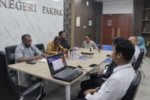Politeknik Negeri Fakfak Terima Audiensi STKIP Nuuwar Fakfak Bahas Pengembangan Sistem Informasi Akademik