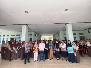 Tim Sospro Polinef Gelar Sosialisasi Penerimaan Mahasiswa Baru 2026 di Kaimana