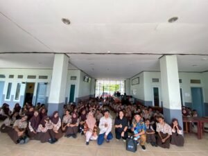 Tim Sospro Polinef Gelar Sosialisasi Penerimaan Mahasiswa Baru 2026 di Kaimana