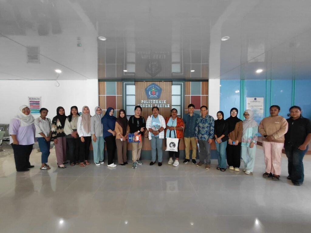 Polinef Sambut Program Bantuan Dana Pendidikan Mahasiswa Akhir dari Pemprov Papua Barat