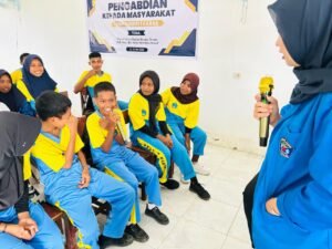 Mahasiswa Manajemen Informatika Polinef Gelar PKM di SMP Negeri 1 Karas, Fakfak, Papua Barat