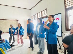 Mahasiswa Manajemen Informatika Polinef Gelar PKM di SMP Negeri 1 Karas, Fakfak, Papua Barat