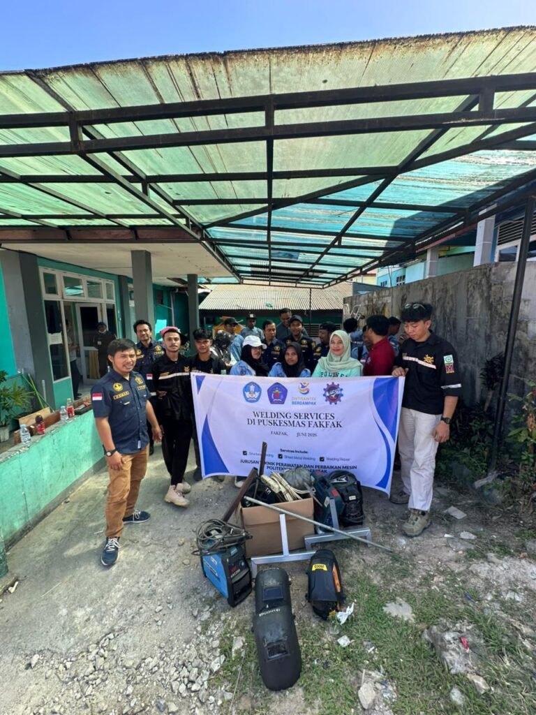 Mahasiswa Polinef Perbaiki Fasilitas Puskesmas Fakfak melalui Welding Services