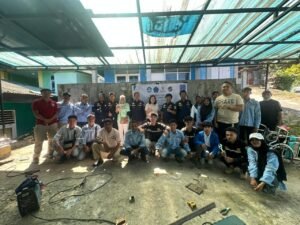 Mahasiswa Polinef Perbaiki Fasilitas Puskesmas Fakfak melalui Welding Services