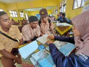 Perluas Akses Pendidikan Vokasi, POLINEF Hadiri Hari Karier dan Kampus SMAN Kokas