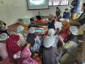 Pelatihan Pengemasan Tim 9 Ekspedisi Patriot di desa Weri-Saharei