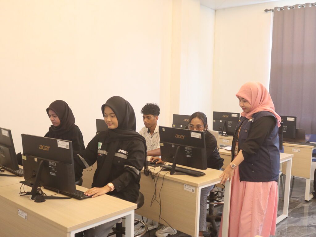 Interview Ketua Panitia Uji Kompetensi K3 Konstruksi & Manajer Standarisasi LSP Politeknik Negeri Fakfak, Ir. Rismaniswati Tarman, S.T, M.T