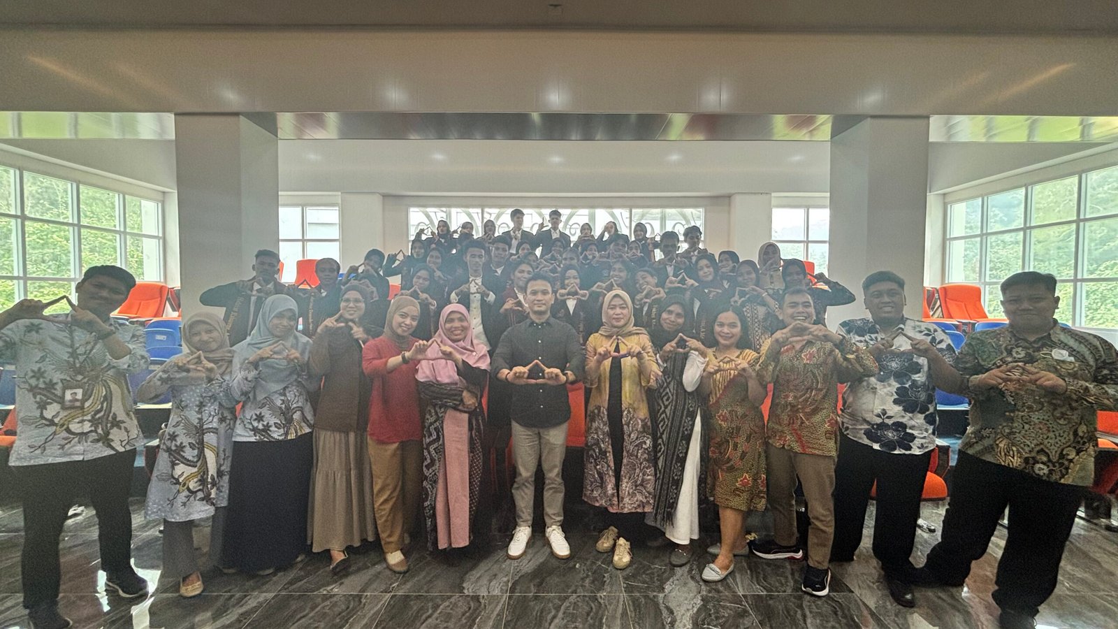 Lepas Status Mahasiswa, Angkatan VIII D3 Agroindustri Polinef Resmi Sah Jadi Alumni