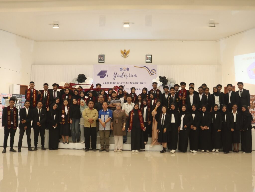 Dua Angkatan, Satu Langkah Menuju Dunia Profesional: Polinef Lepas Lulusan Teknik Sipil dan TRKJJ